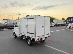 Carry refrigerated truck, NT100 Clipper refrigerated truck